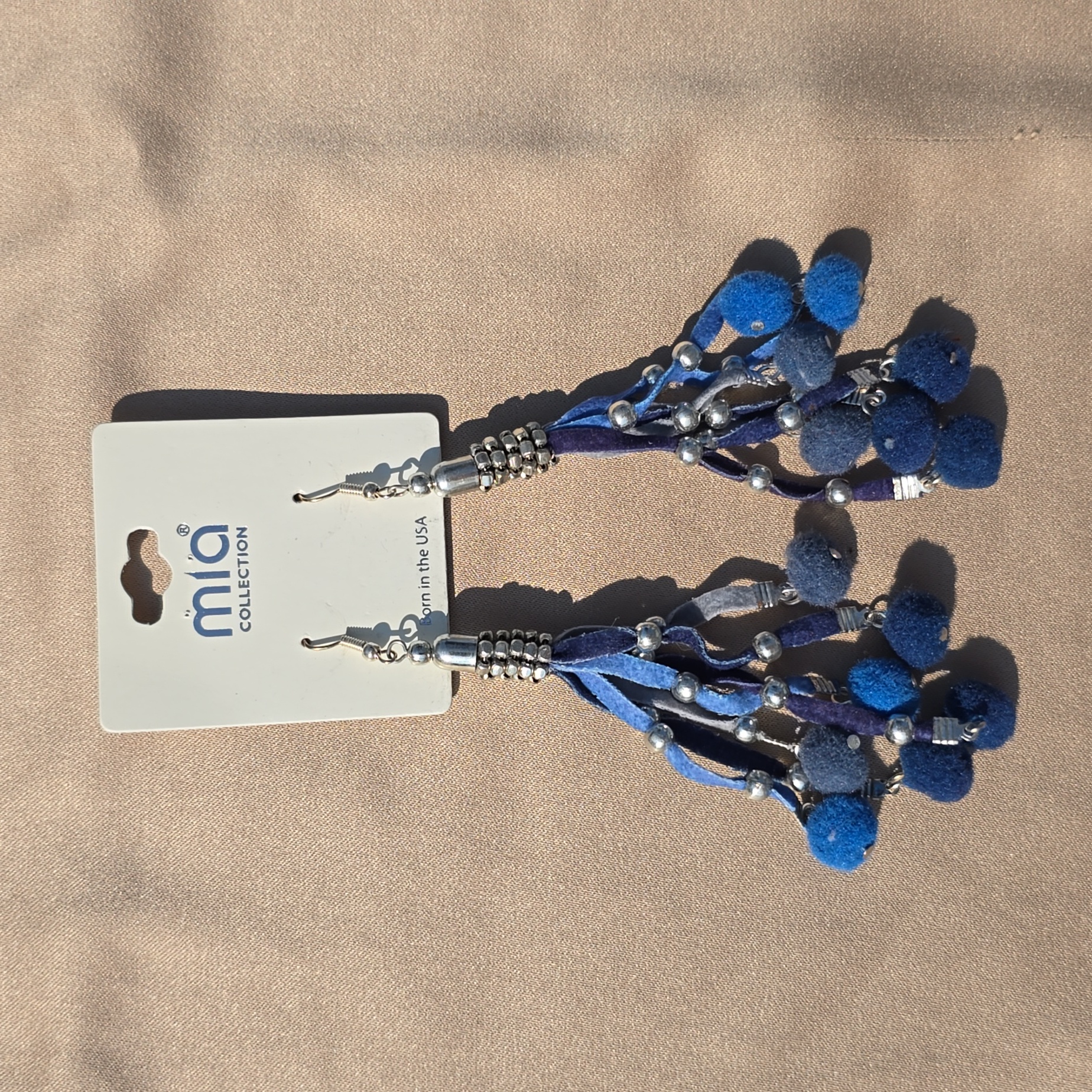 Mia Earrings 10$
